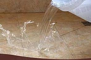 开州漏水维修 免砸砖防水材料该如何施工